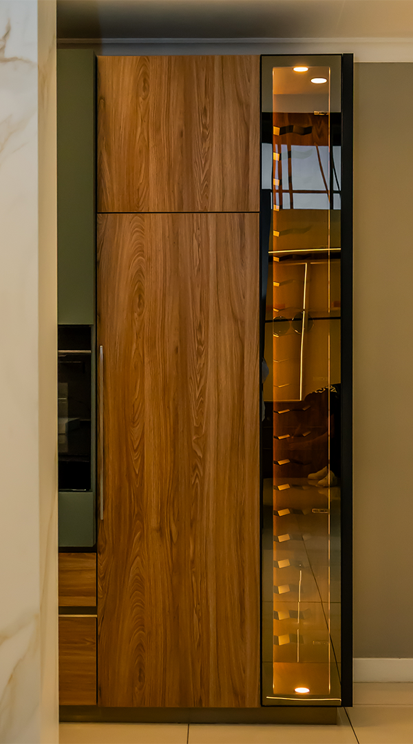 Feature center image