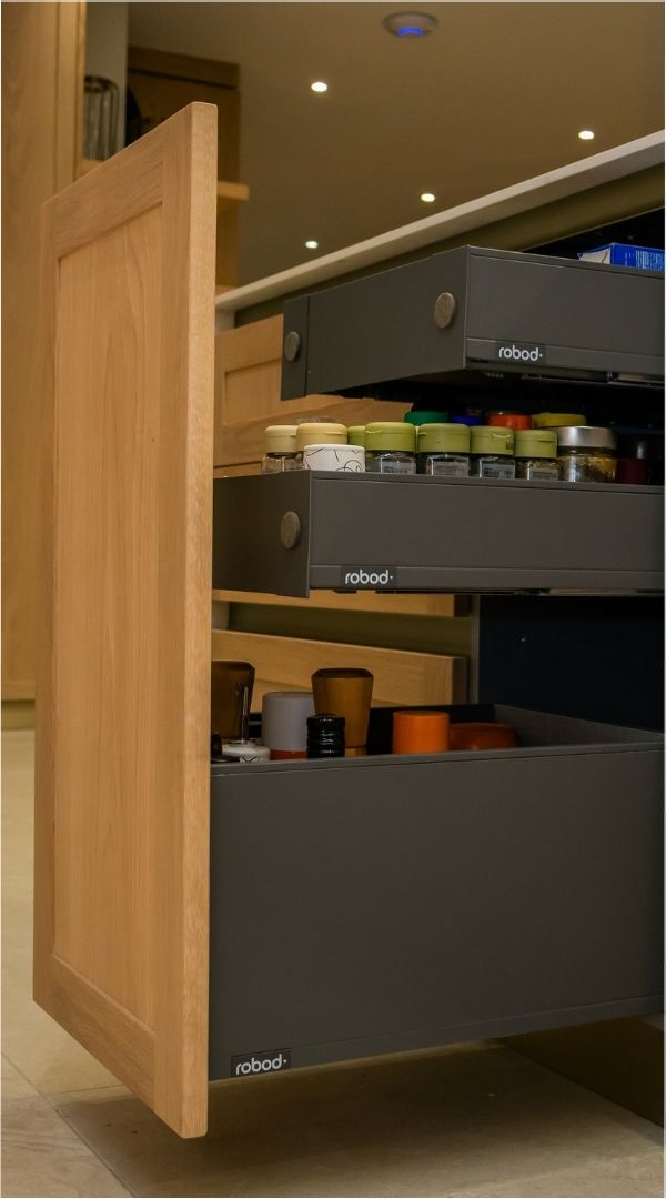 Feature center image