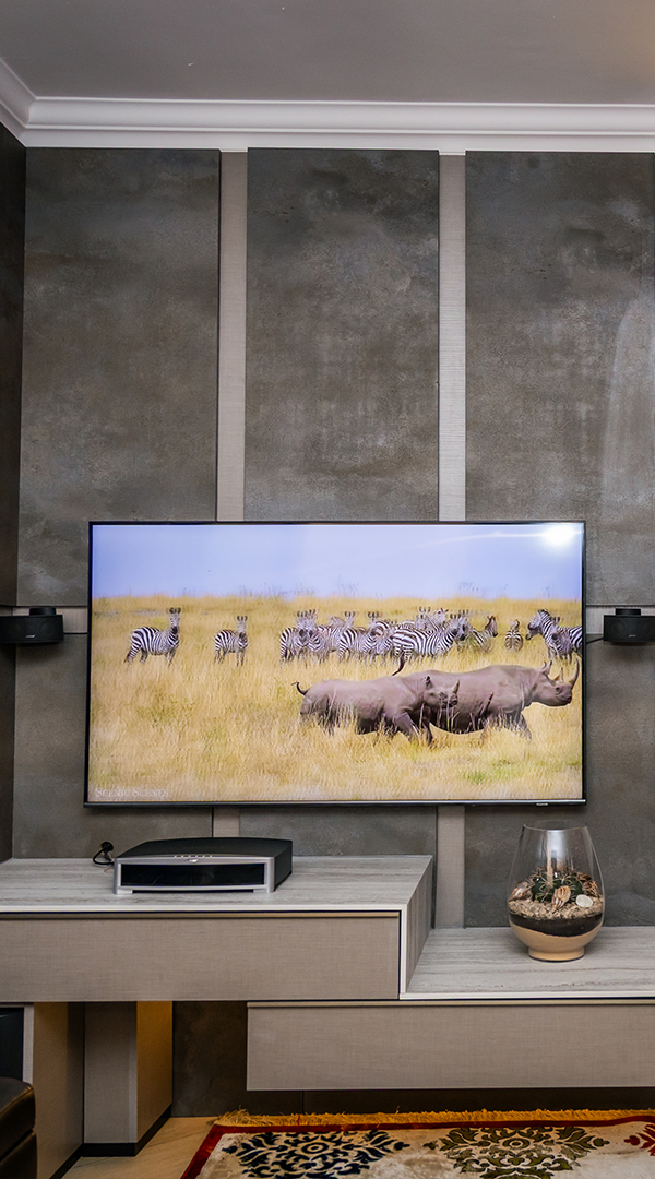 Feature center image